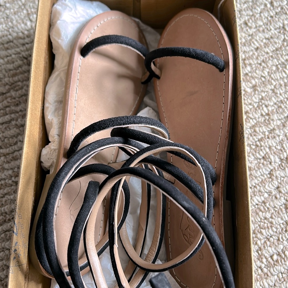 Free People Women's Havana Leather Gladiator Flat Sandal Black Size 37/6.5-7